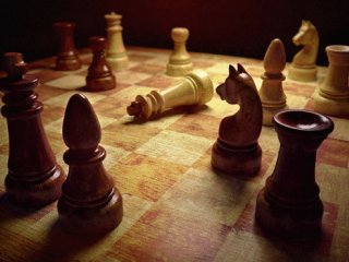 چطور شطرنج جهان را در خود منعکس می کند؟ نویسنده: جان ارکوییلا. مترجم: آرین پورقدیری
