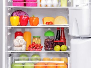 ۱۰ ماده غذایی که اگر در یخچال بگذارید، خراب می‌شوند