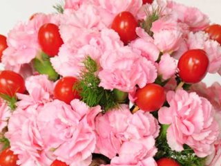 گل آرائی بـا گل ميخك و گوجه فرنگی مينيـاتوری
