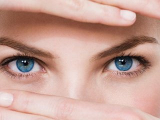 چه غذاهایی برای سلامت چشم‌ها مفید هستند؟