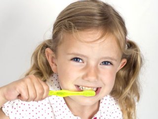 پوسيدگی های دندانی زودرس کودک