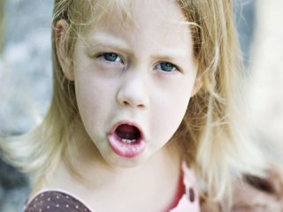 اختلالات خلقی شایع در کودکان مبتلا به روماتولوژی