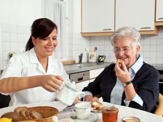 مكمل یاری تغذیه‌ای در سالمندان (1)