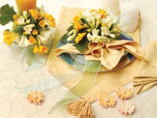 دستمال سفره‌ با گلهای بهاری