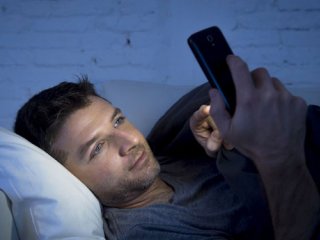تلفن همراه و اختلال خواب