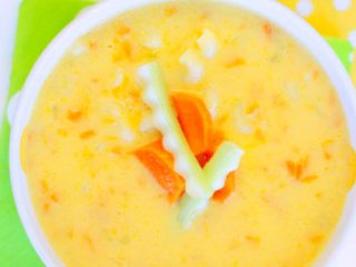 سوپ سبزیجات و پنیر
