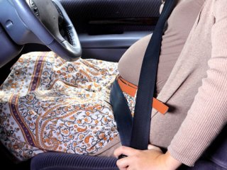 احتیاط های رانندگی در دوران بارداری
