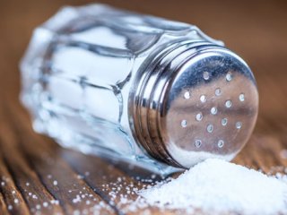 چرا ما نمك را به مقدار زیاد مصرف می كنیم؟