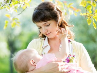 شیر مادر از دیدگاه طب سنتی