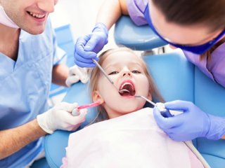 مواردی که در هنگام آسیب به دندان کودک باید بدانید
