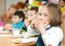 7 اشتباه رایج والدین در رابطه با تغذیه فرزندان