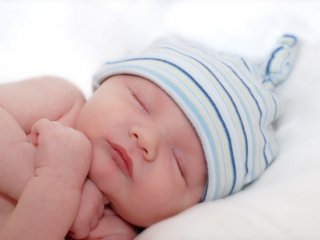 نوزادان چقدر خواب نیاز دارند؟