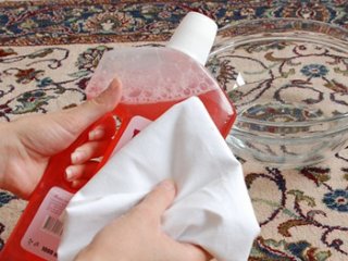پاک کردن لکه های فرش با یک راهکار ویژه