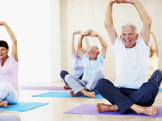 اثرات مثبت یوگا در زندگی سالمندان