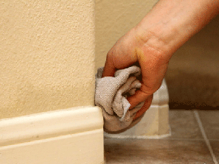 لکه های دیوار گچی را چطور تمیز کنیم؟