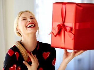 چه هدیه ای بیشتر خانم ها را خوشحال می کند؟