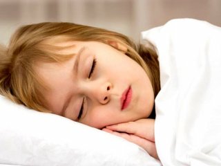 ۳ دلیلی که ثابت می کند کودک باید ساعت ۹ بخوابد