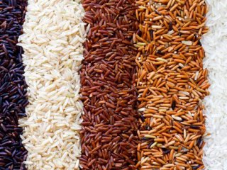برنج سفید و قهوه‌ای چه ویتامین‌هایی دارند؟