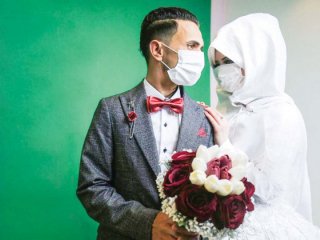 ایده عجیب یک زوج برای جشن عروسیشان در بحبوحه کرونا