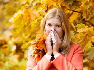 علائم و درمان آلرژى پاییزى