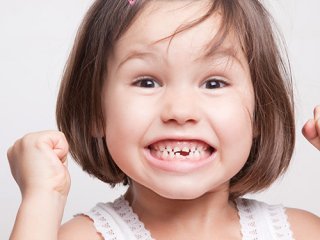 3 روش ساده برای پیشگیری از کج در آمدن دندان