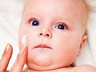 خشکی پوست کودکان را در زمستان جدی بگیرید