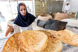 توصیه‌های وزارت بهداشت درباره حضور در نانوایی و خرید نان در شرایط کرونا