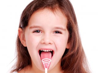 بوی بد دهان کودک + از علت تا راه درمان