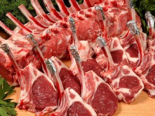 قیمت انواع گوشت تازه گوساله و گوسفندی در میادین میوه و تره بار چقدر است؟