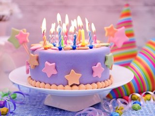 چرا در تولد‌ها شمع فوت می‌کنیم و کیک می‌خوریم؟