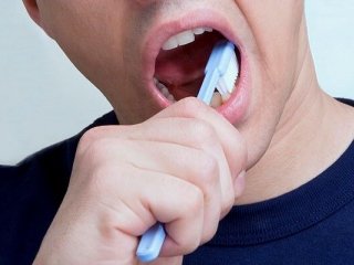 ده نکته مهم بهداشت دندان‌؛ از مضر بودن مسواک برقی تا زیاد مسواک زدن