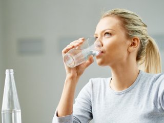 بهترین زمان نوشیدن آب چه موقع است؟
