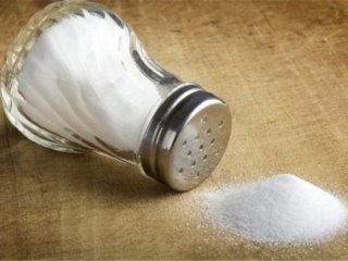 ولع در مصرف نمک می تواند نشانه این بیماری ها باشد