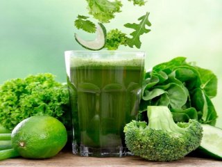 نوشیدنی هایی سبز که مصرف صبحگاهی آنها بدن را سم زدایی می کند