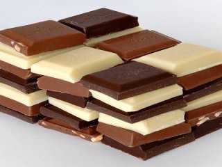 فواید و مضرات شکلات تخته‌ای برای بدن