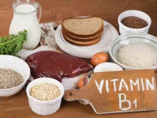 کدام مواد غذایی ویتامین B ۱ دارند؟