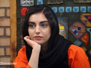 چهره و پوشش متفاوت مهشید جوادی در «ضد» +عکس