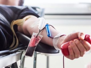 سازمان انتقال خون: به‌دلیل افزایش عمل جراحی مردم خون اهدا کنند