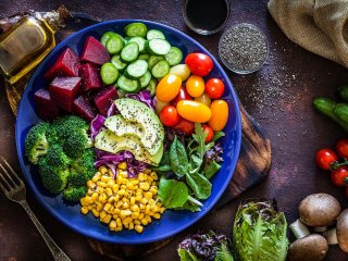 چرا رژیم غذایی وگان و گیاهخواری برای سلامتی انسان مضر شده‌ است؟