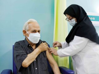 آغاز تزریق دز سوم واکسن به سالمندان در کشور