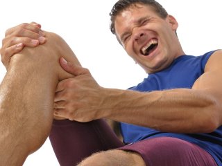 آیا گرفتگی عضلات پا نشانه یک بیماری جدی است؟