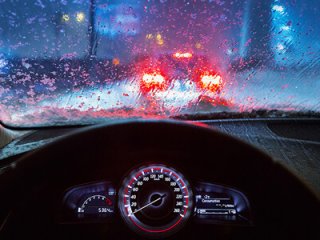 5 نکته مهم برای رانندگی ایمن در روزهای بارانی