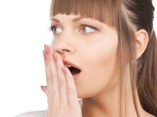 چگونه بوی بد دهان را درمان کنیم؟