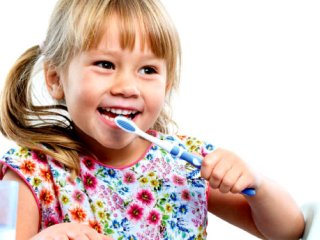 توجه به سلامت دهان و دندان کودک یک ضرورت