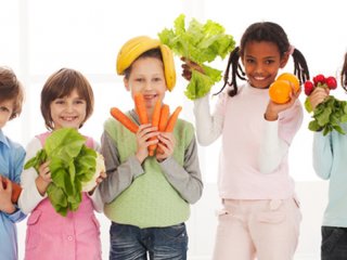 7 خوراکی که به رشد قد در کودکان کمک می‌کند