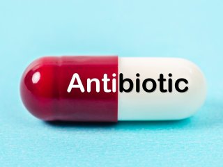 مصرف مکرر آنتی بیوتیک‌ها چه خطراتی دارد؟