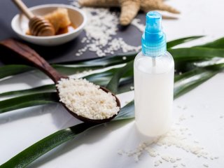 فواید شگفت انگیز آب برنج برای پوست و مو