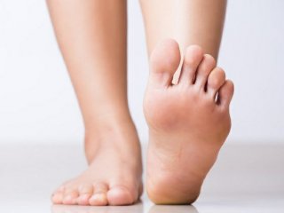 علت بی‌حسی یا گزگز پا‌ها چیست؟