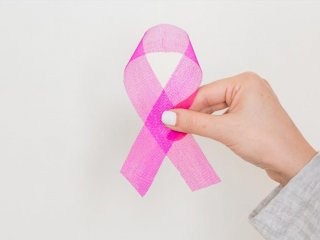 معاینه ماهیانه برای پیشگیری از سرطان پستان ضروری است