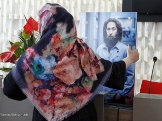 بغض و گریه در یادبود اشکان منصوری در جشنواره جهانی فجر + تصاویر
